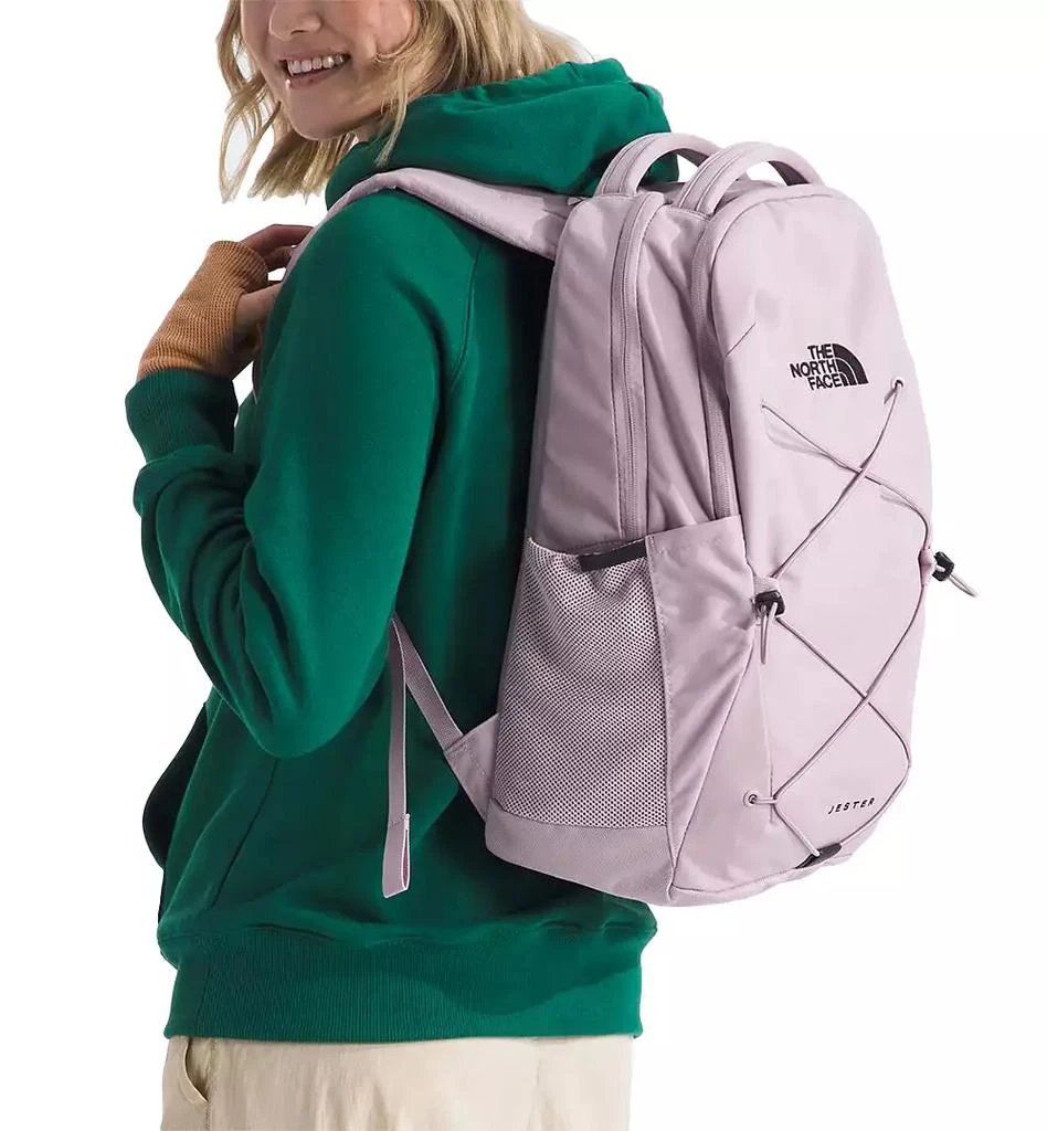 商品The North Face|Women's Jester Backpack,价格¥562,第2张图片详细描述