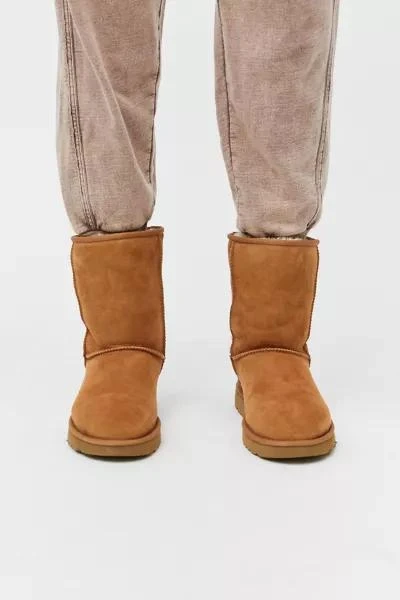 商品UGG|UGG 经典款中长款靴,价格¥1350,第3张图片详细描述