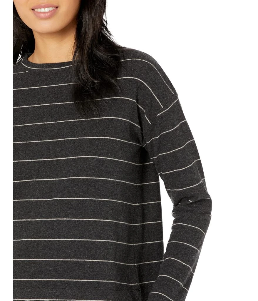 商品Vince|Cozy Stripe Relaxed Long Sleeve Crew Tee,价格¥1037,第3张图片详细描述