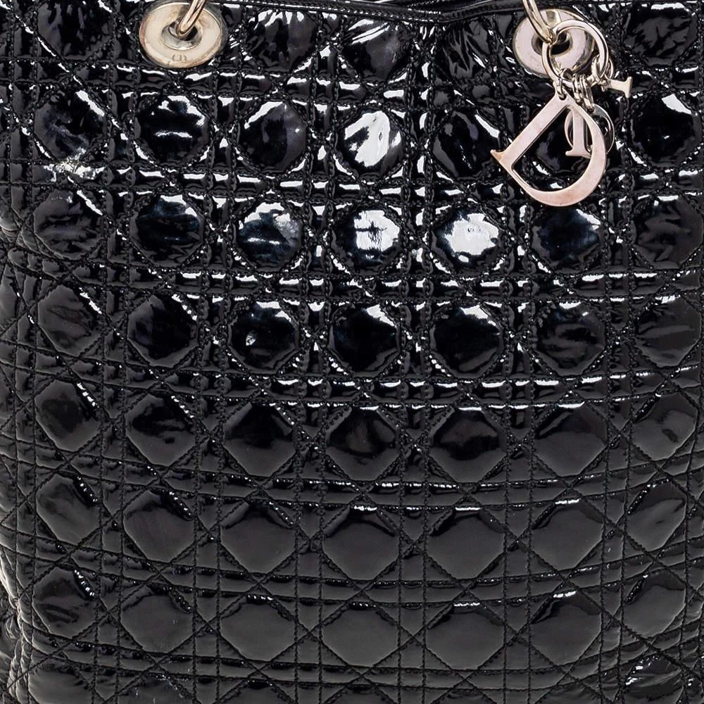 商品[二手商品] Dior|Dior Black Cannage Patent Leather Chain Tote,价格¥8615,第5张图片详细描述