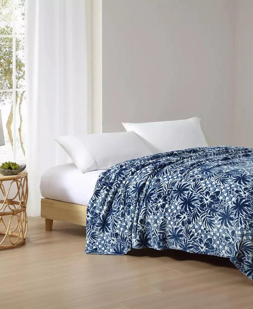 商品Tommy Bahama Home|CLOSEOUT! Lanikai Fronds Flannel Blanket,价格¥336,第5张图片详细描述