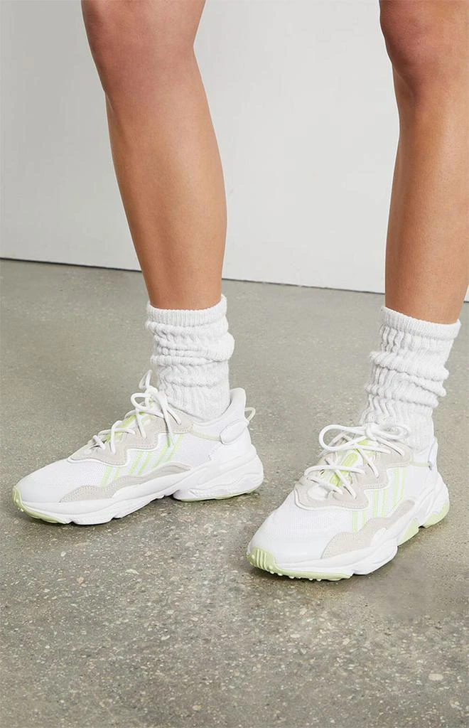 商品Adidas|Women's White & Green Ozweego Sneakers,价格¥574,第2张图片详细描述