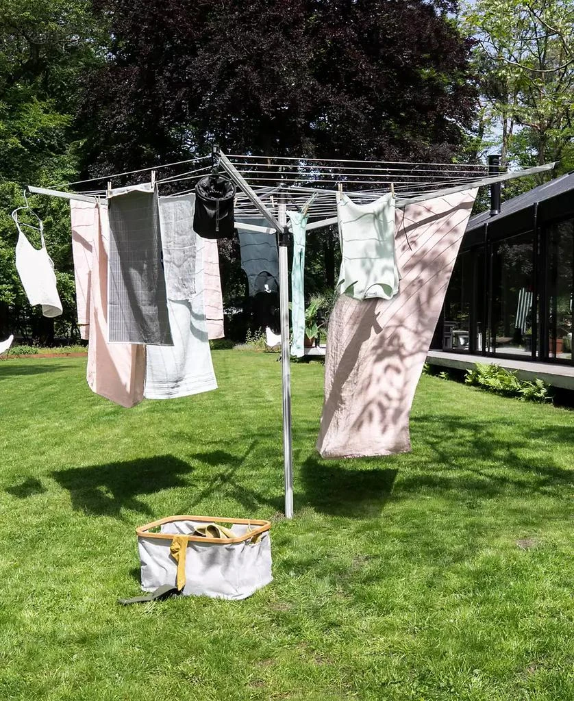 商品Brabantia|Rotary Lift-O-Matic Clothesline - 164', 50 Meter with Metal Ground Spike, Protective Cover, Peg Bag and Wooden Clothespins Set,价格¥1466,第2张图片详细描述