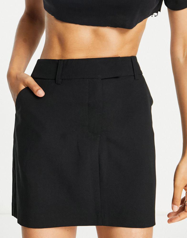 Topshop Petite tailored mini skirt in black商品第2张图片规格展示