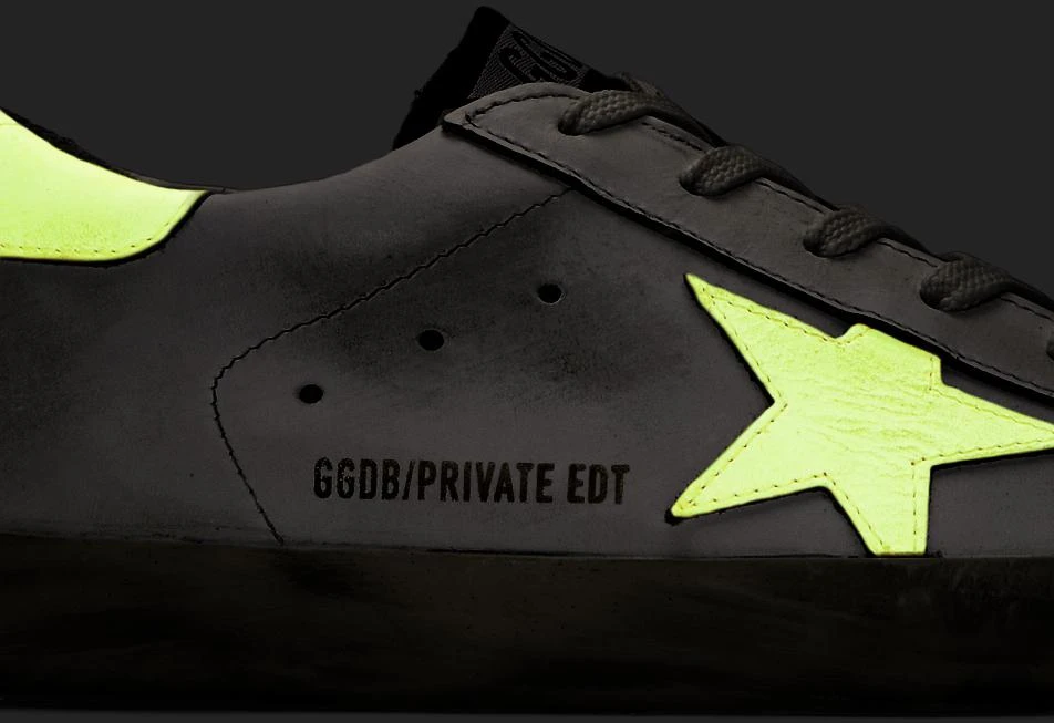 商品Golden Goose|SSENSE Exclusive White Glow-In-The-Dark Friday Superstar Sneakers,价格¥2712,第5张图片详细描述