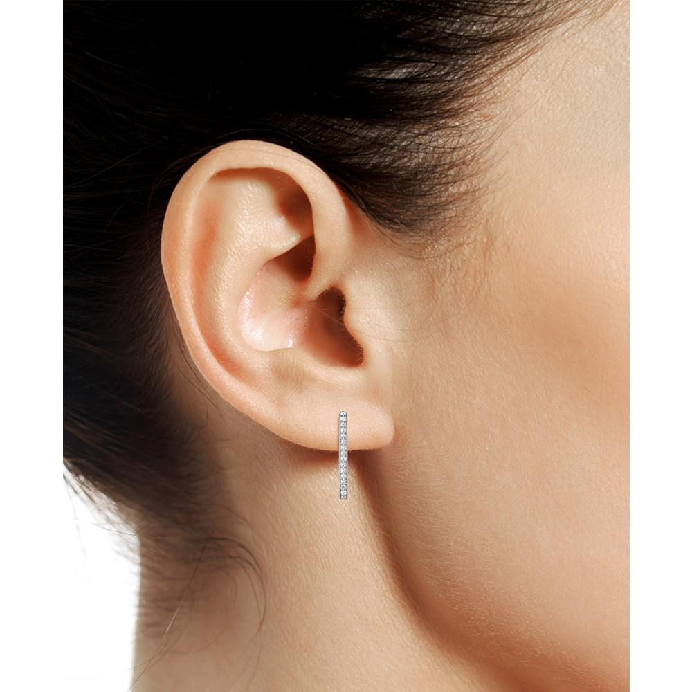 Diamond Geometric Hoop Earrings (1/5 ct. t.w.) in Sterling Silver商品第2张图片规格展示