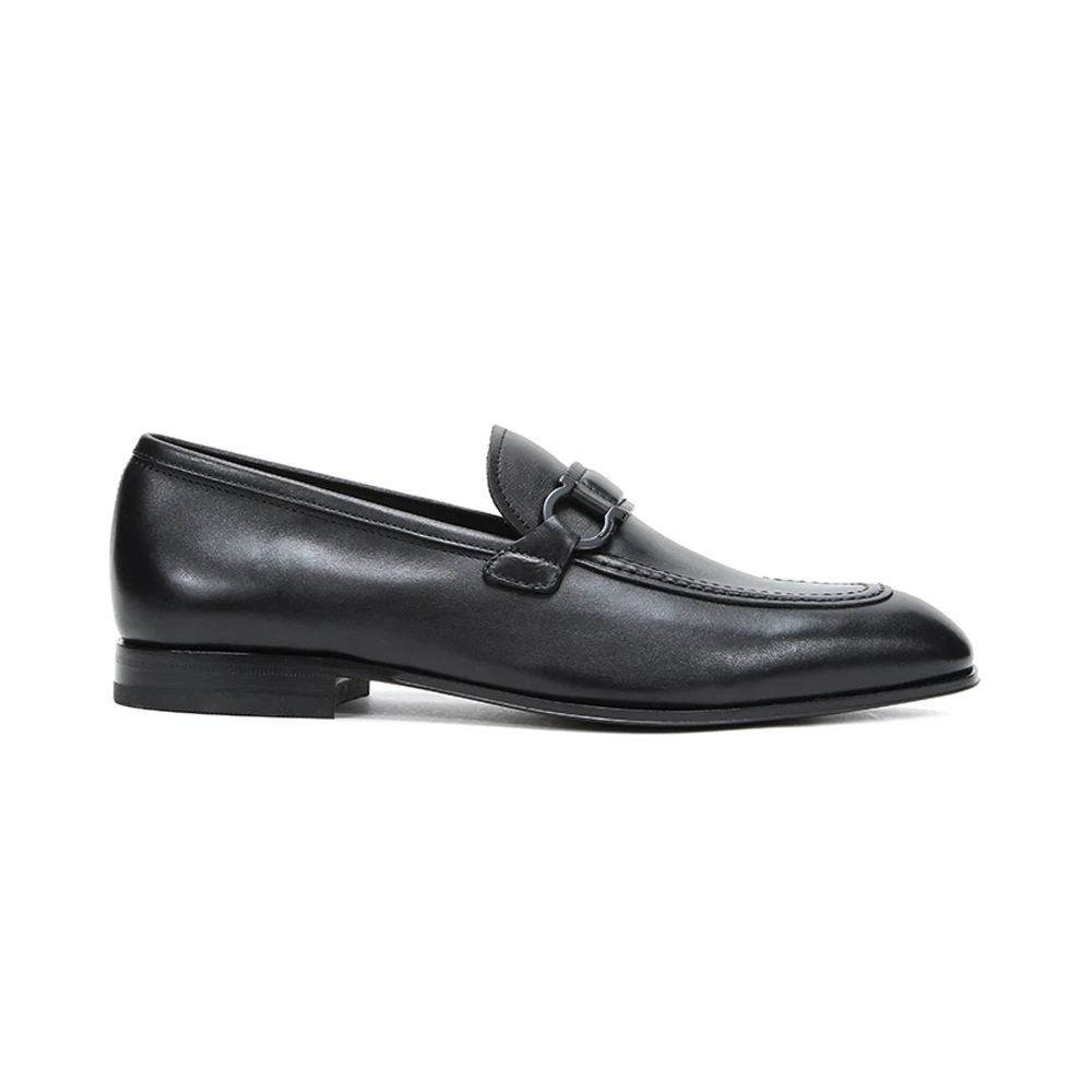 商品Salvatore Ferragamo|SALVATORE FERRAGAMO 男士黑色AUSTIN系列牛皮GANCINI莫卡辛鞋皮鞋 0705680,价格¥3202,第1张图片