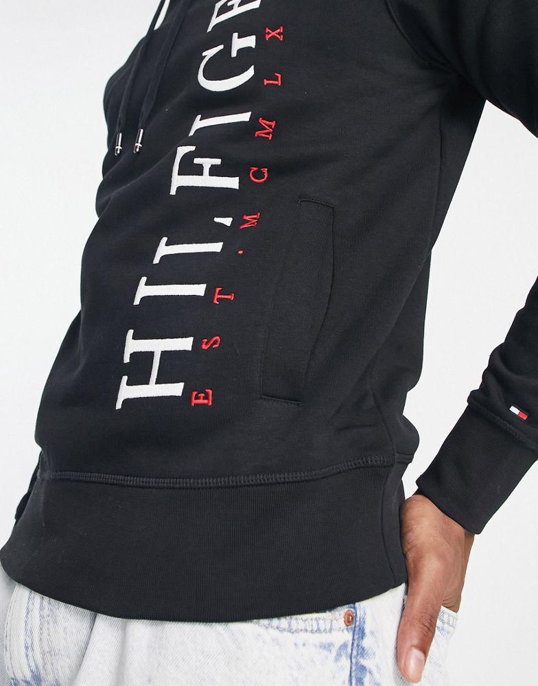 商品Tommy Hilfiger|Tommy Hilfiger hoodie in black with vertical print,价格¥776,第5张图片详细描述