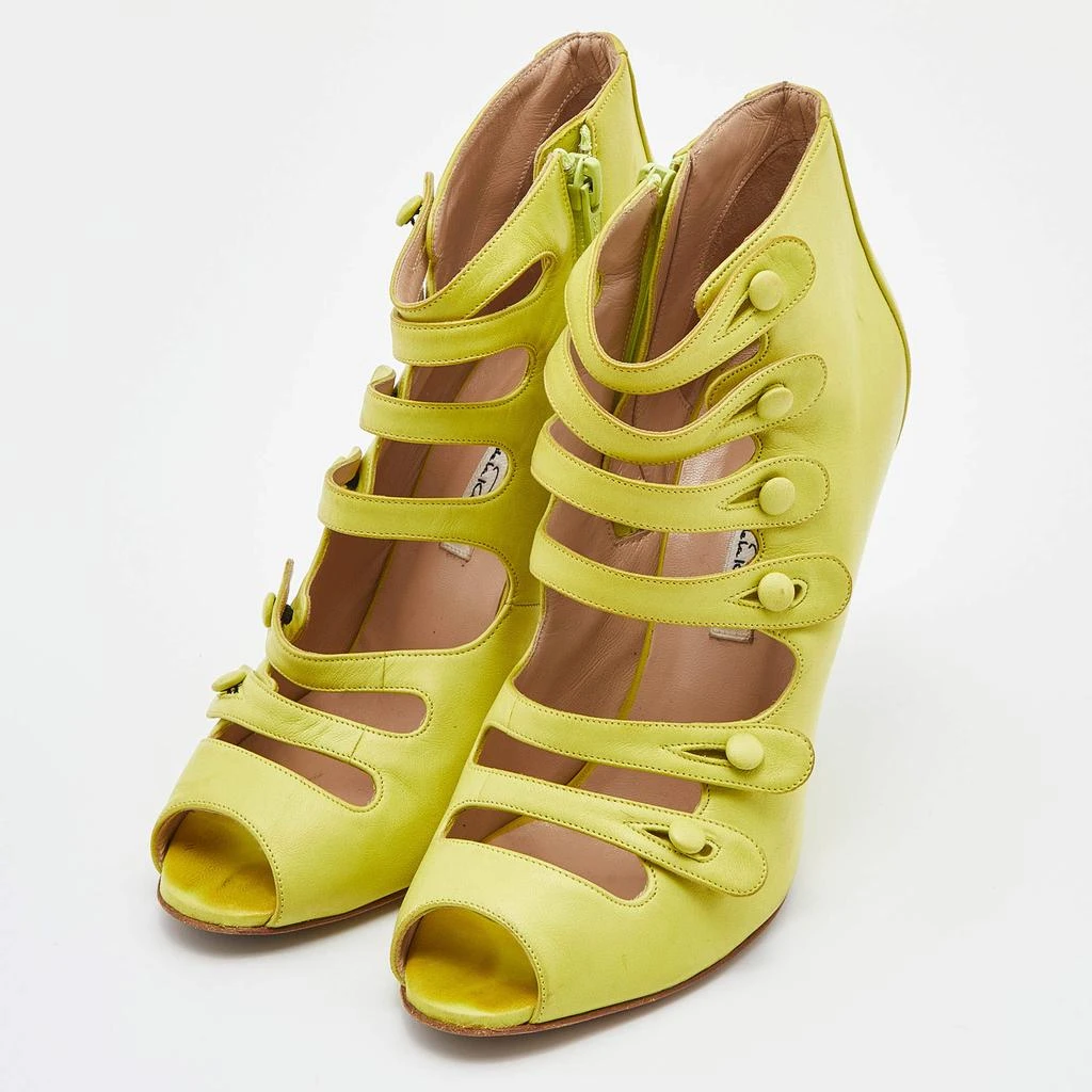 商品[二手商品] Oscar de la Renta|Oscar de la Renta Yellow Leather Caged Ankle Length Wedge Sandals Size 37.5,价格¥1014,第2张图片详细描述