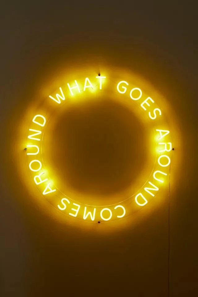 商品Urban Outfitters|What Goes Around Neon Sign,价格¥3496,第3张图片详细描述