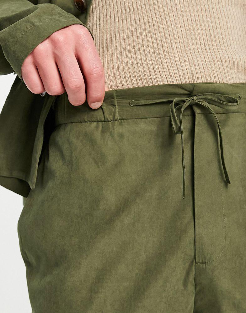 ASOS DESIGN tapered jogger waist commuter suit trousers in khaki faux suede商品第4张图片规格展示