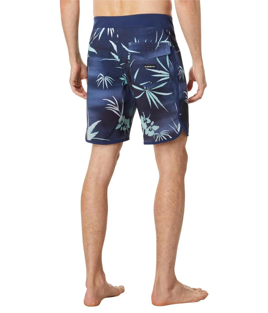 商品Quiksilver|Highlite Scallop 19" Boardshorts,价格¥311,第2张图片详细描述