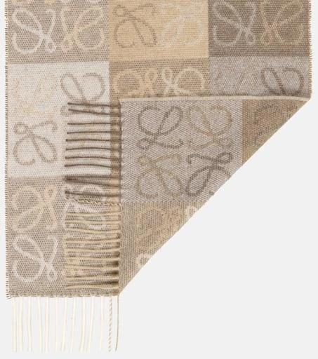 商品Loewe|罗意威老花Anagram拼色羊毛羊绒围巾,价格¥3338,第4张图片详细描述