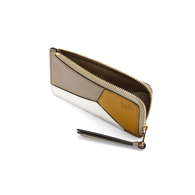商品Loewe|【预售3-7天】罗意威 22年新款Puzzle系列 女士月桂绿/赭石色/白色三色拼接牛皮革拉链开合双折硬币包卡片包C510R50X04-1855,价格¥3089,第4张图片详细描述