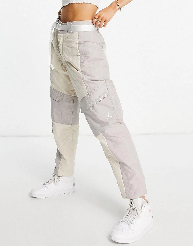 商品Jordan|Jordan Cozy Girl utility bottoms in oatmeal and grey,价格¥634,第1张图片