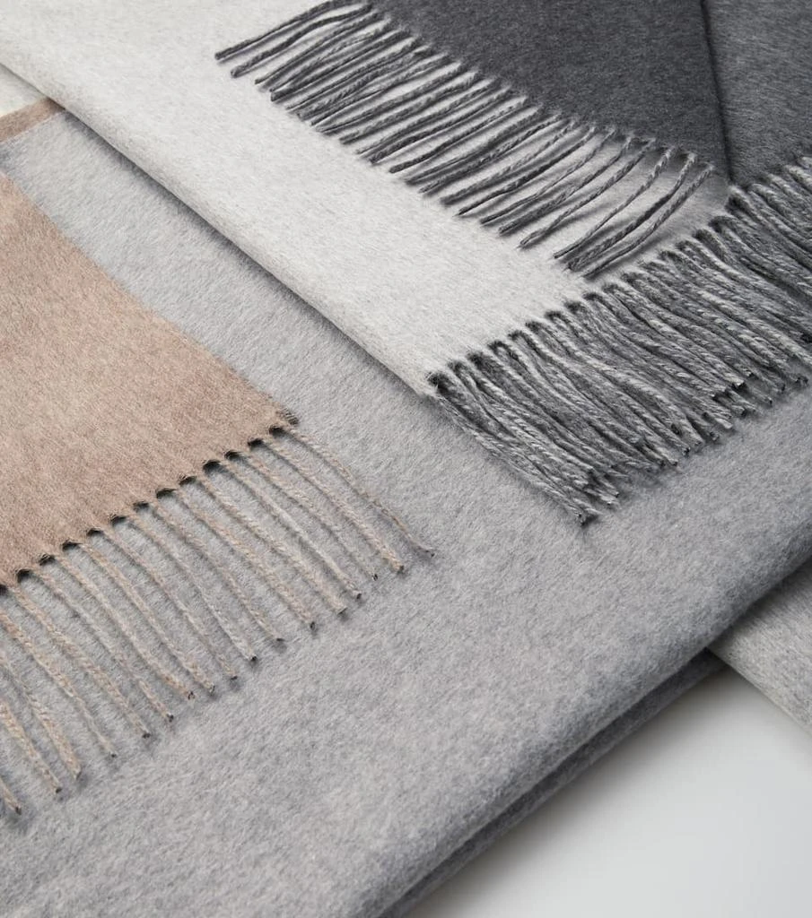 商品Brunello Cucinelli|Fringe-trimmed silk blanket,价格¥5509,第3张图片详细描述