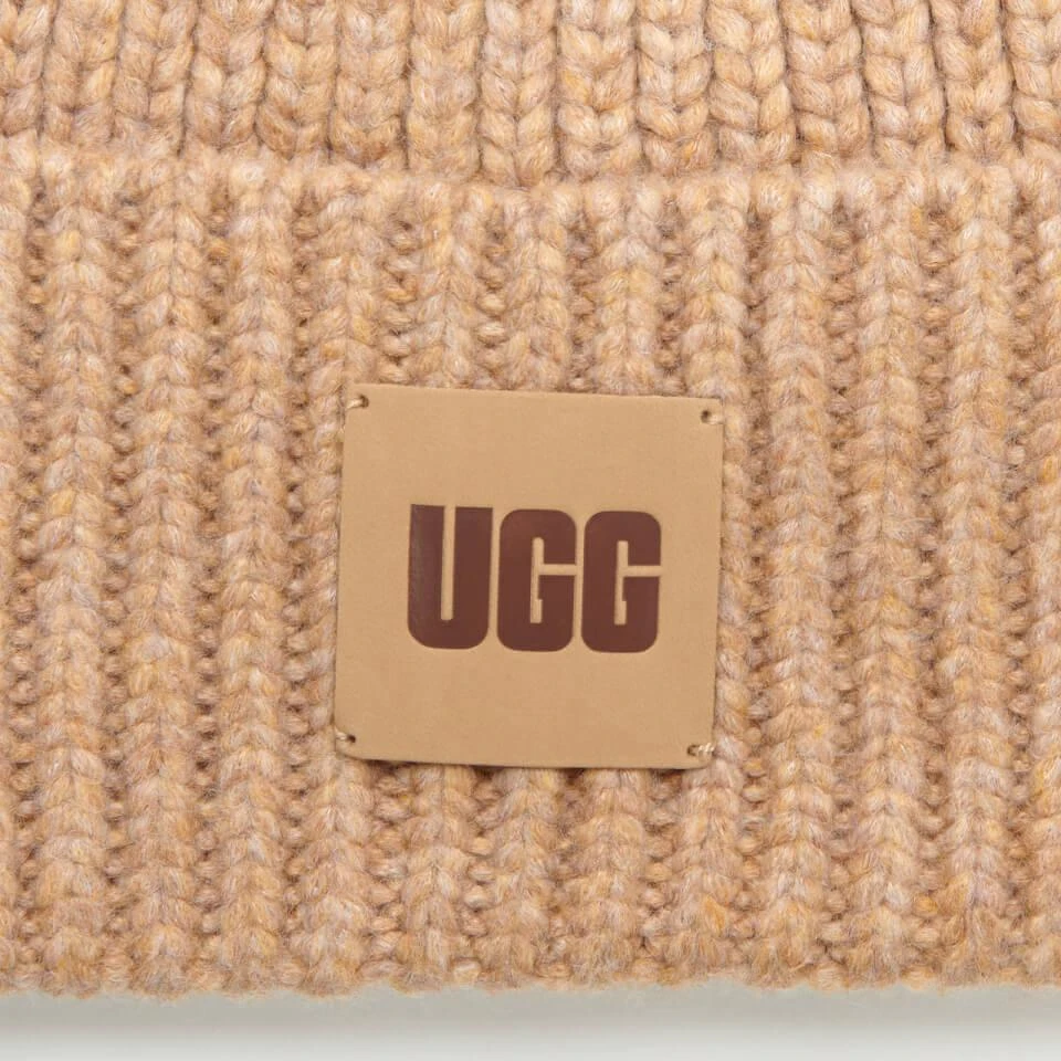 商品UGG|UGG Women's Airy Knit Ribbed Beanie - Camel,价格¥458,第3张图片详细描述