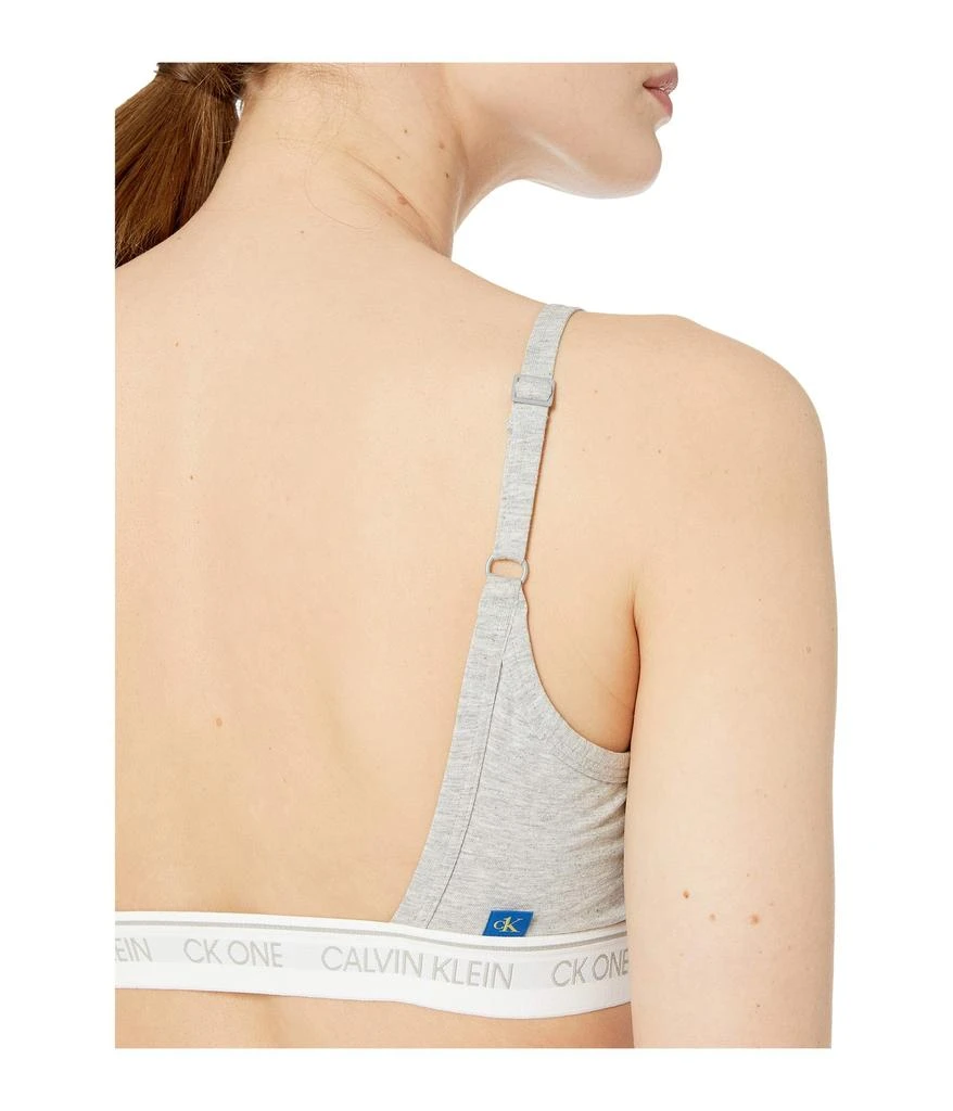 商品Calvin Klein|One Cotton Average + Full Figure Unlined Bralette,价格¥177,第4张图片详细描述