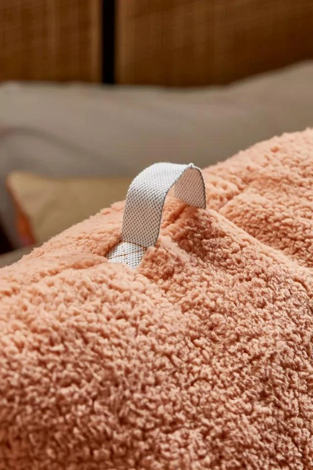 商品Urban Outfitters|Amped Fleece Boo Pillow,价格¥741,第3张图片详细描述