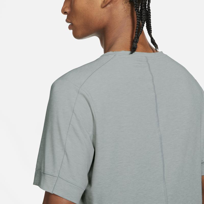 商品NIKE|Nike Yoga Dri-FIT Short Sleeve Top - Men's,价格¥369,第6张图片详细描述