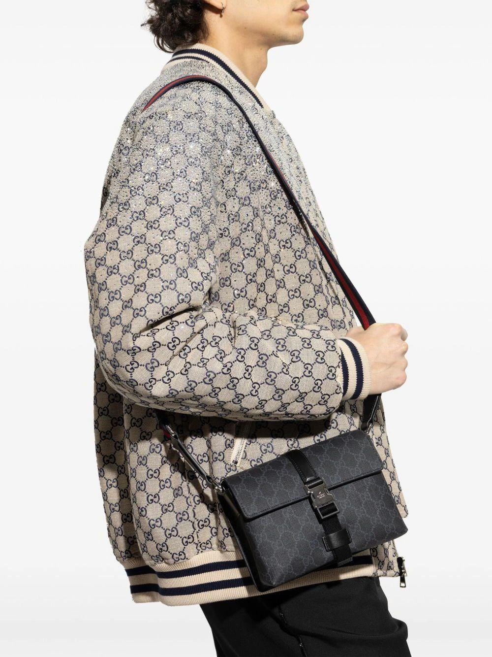 商品Gucci|Gucci 男士斜挎包 816953FAD8C1049 黑色,价格¥11565,第3张图片详细描述