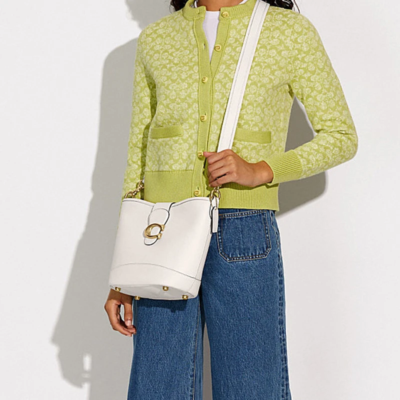 商品[国内直发] Coach|蔻驰 Tali28 金属C标 牛皮革 水桶包单肩斜挎包 大号 女款 白色,价格¥1825,第6张图片详细描述