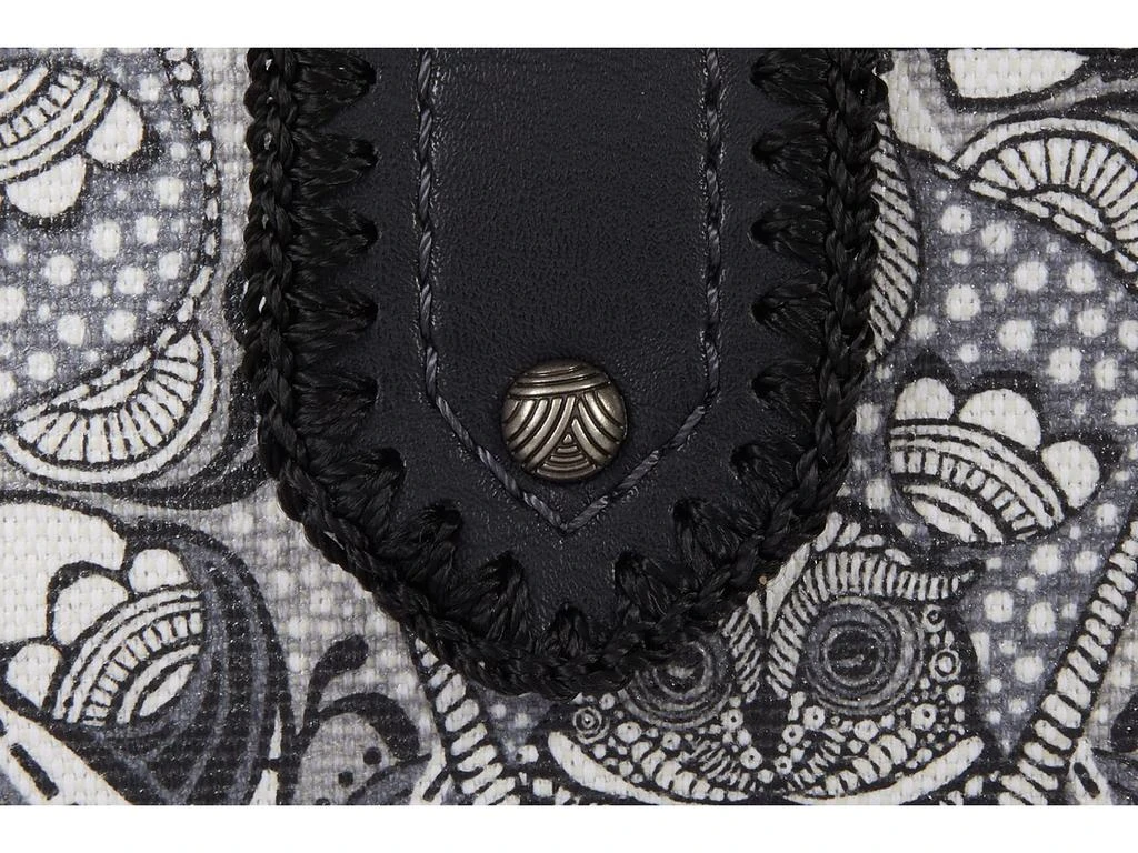 商品Sakroots|Silverlake Smartphone Crossbody,价格¥275,第4张图片详细描述