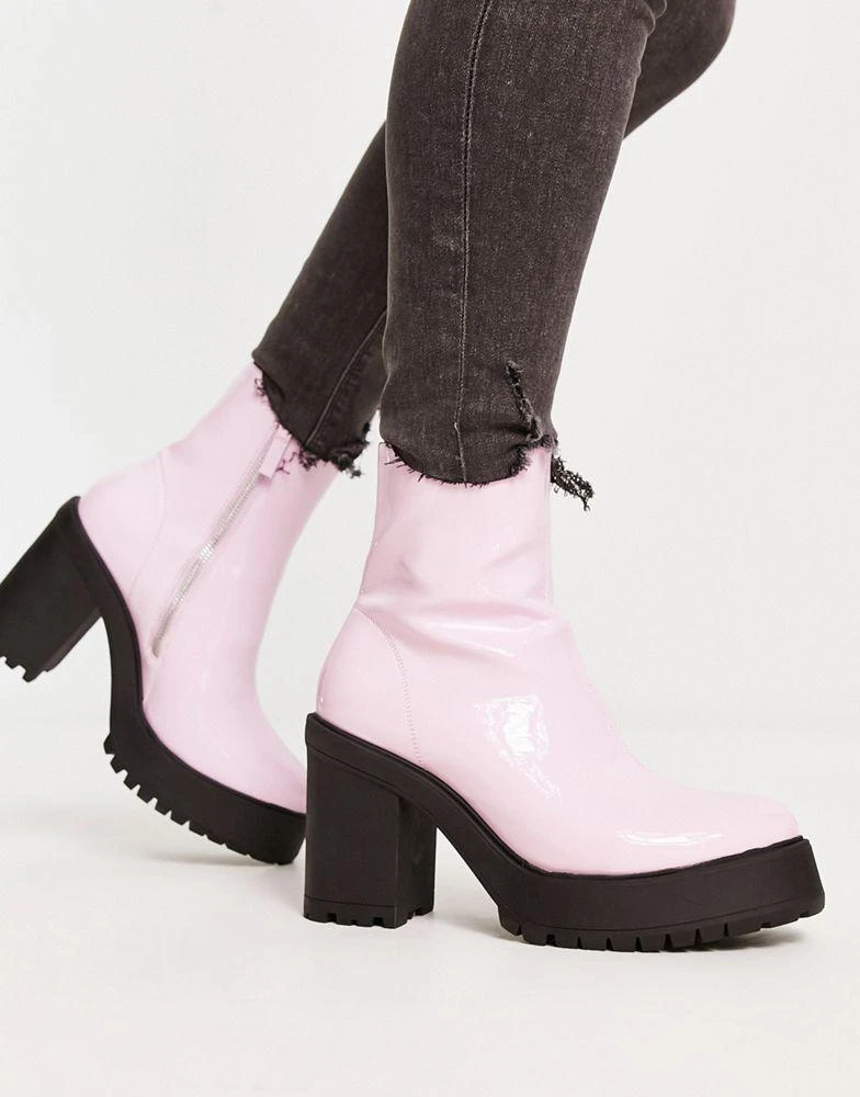 商品ASOS|ASOS DESIGN heeled chelsea boots in pink faux leather with platform sole,价格¥380,第2张图片详细描述