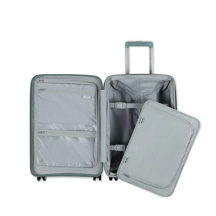 Elevation™ Plus Carry On Spinner Suitcase 22 x 14 商品