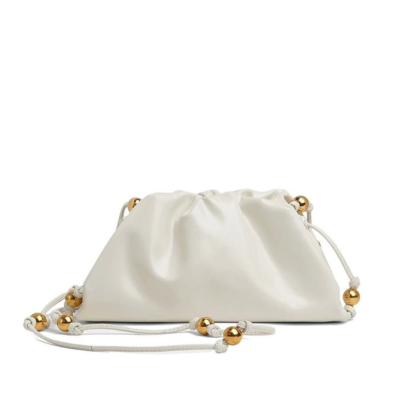 商品Bottega Veneta|【包税】Bottega Veneta/葆蝶家   POUCH系列 女士迷你白色牛皮革金色圆珠装饰手拿包680186V1C309009,价格¥15656,第1张图片