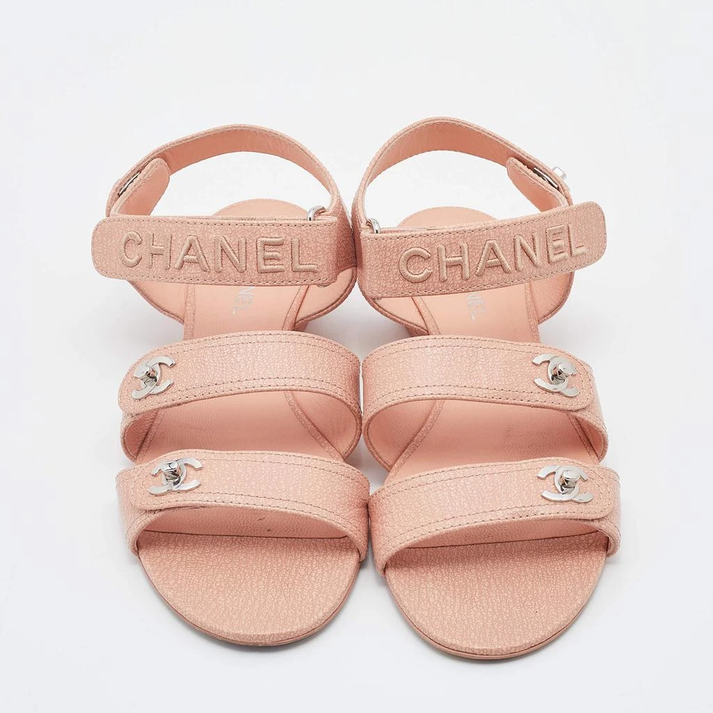 商品[二手商品] Chanel|Chanel Beige Leather CC Velcro Ankle Strap Flat Sandals Size 38,价格¥4741,第3张图片详细描述