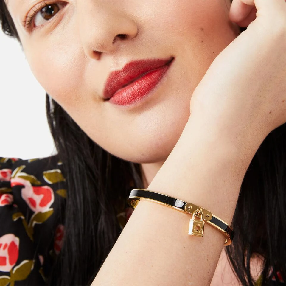商品Kate Spade|Kate Spade New York Women's Lock And Spade Charm Bangle - Black,价格¥473,第2张图片详细描述