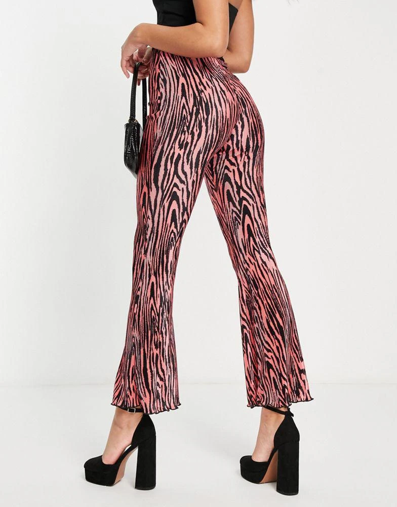 商品ASOS|ASOS DESIGN plisse flare trouser in pink and black animal print,价格¥220,第2张图片详细描述