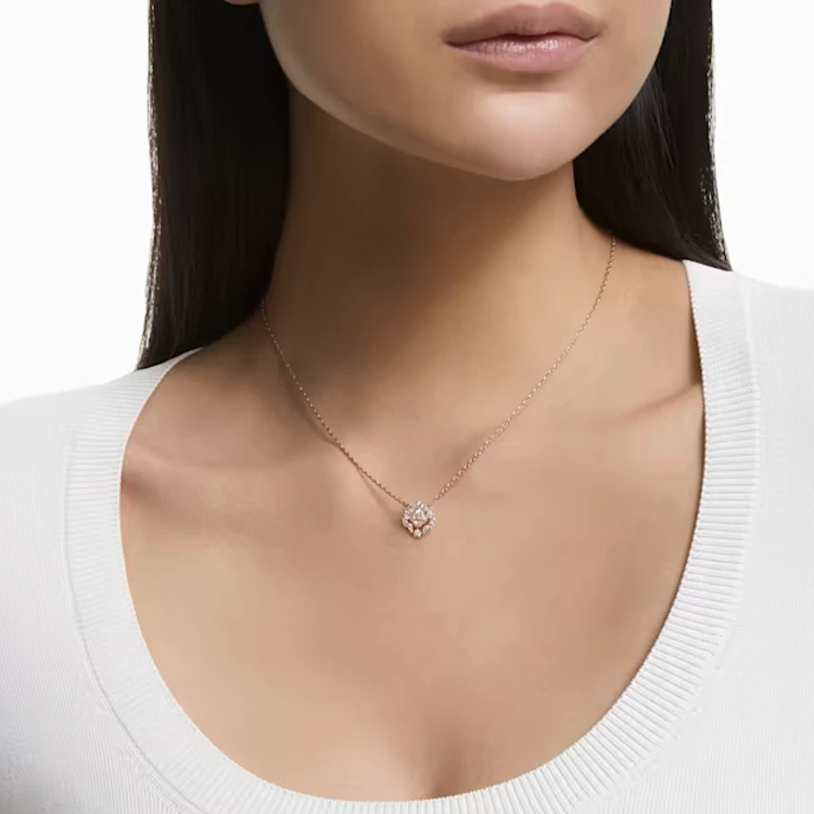 商品[国内直发] Swarovski|施华洛世奇 幸运四叶草 水晶 项链 女款 玫瑰金色,价格¥640,第8张图片详细描述