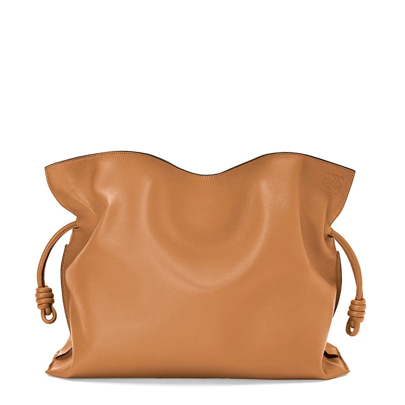 商品Loewe|【包税】LOEWE/罗意威 2021春夏新款 Flamenco系列 女士XL号暖沙色纳帕小牛皮徽标印花磁扣单肩斜挎手提包0010591543,价格¥22465,第1张图片