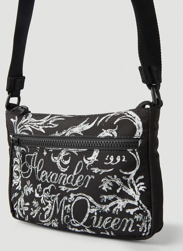 商品Alexander McQueen|Illustrative Logo Crossbody Bag in Black,价格¥1662,第5张图片详细描述