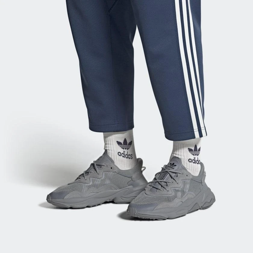 商品Adidas|男士 OZWEEGO 运动鞋,价格¥258,第2张图片详细描述