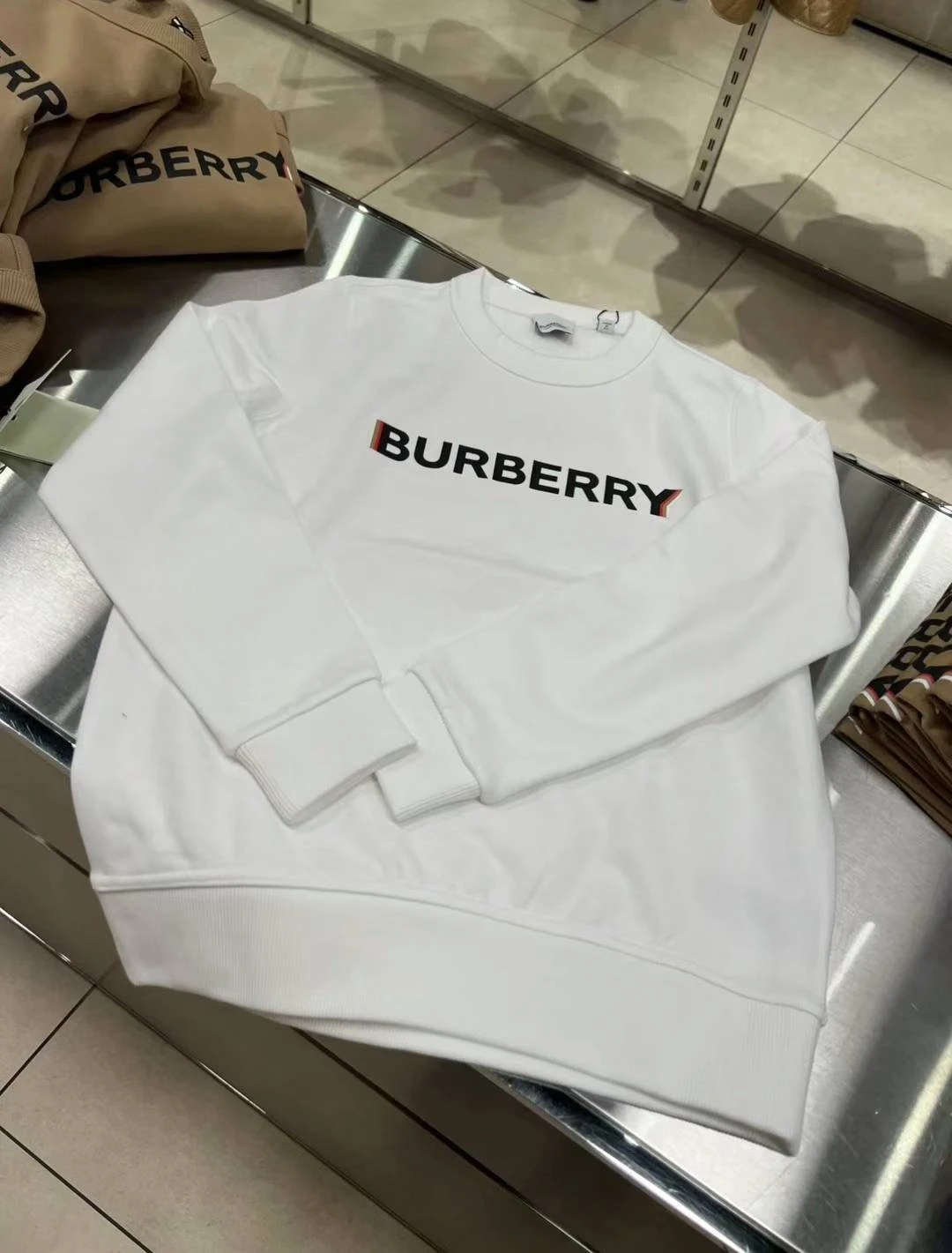 商品Burberry|BURBERRY/博柏利 女士白色棉质胸口Logo印花卫衣80526601,价格¥1385,第1张图片