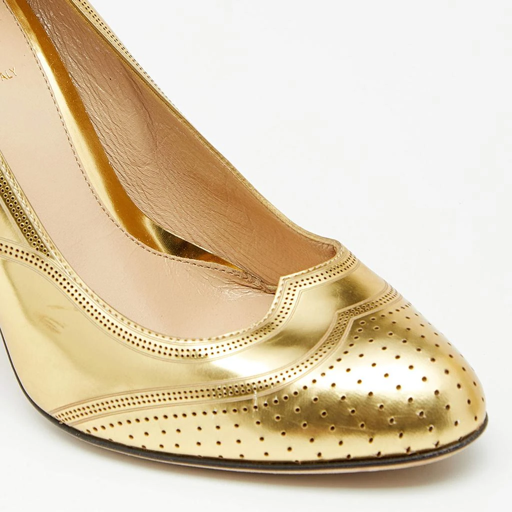 Fendi Metallic Gold Perforated Leather Round Toe Pumps Size 37 商品