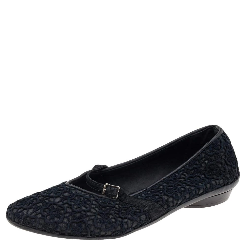 商品[二手商品] Salvatore Ferragamo|Salvatore Ferragamo Black Lace Ballet Flats Size 38.5,价格¥1524,第1张图片