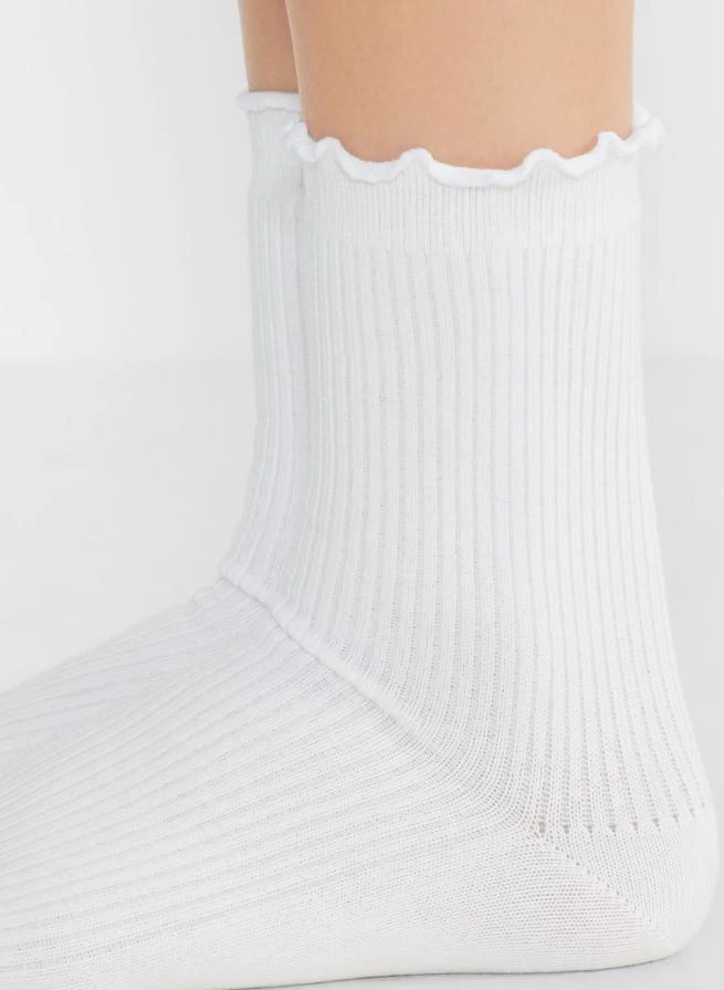 商品Aritzia|Wilfred - Sugarplum Crew Sock 3-Pack,价格¥159,第3张图片详细描述