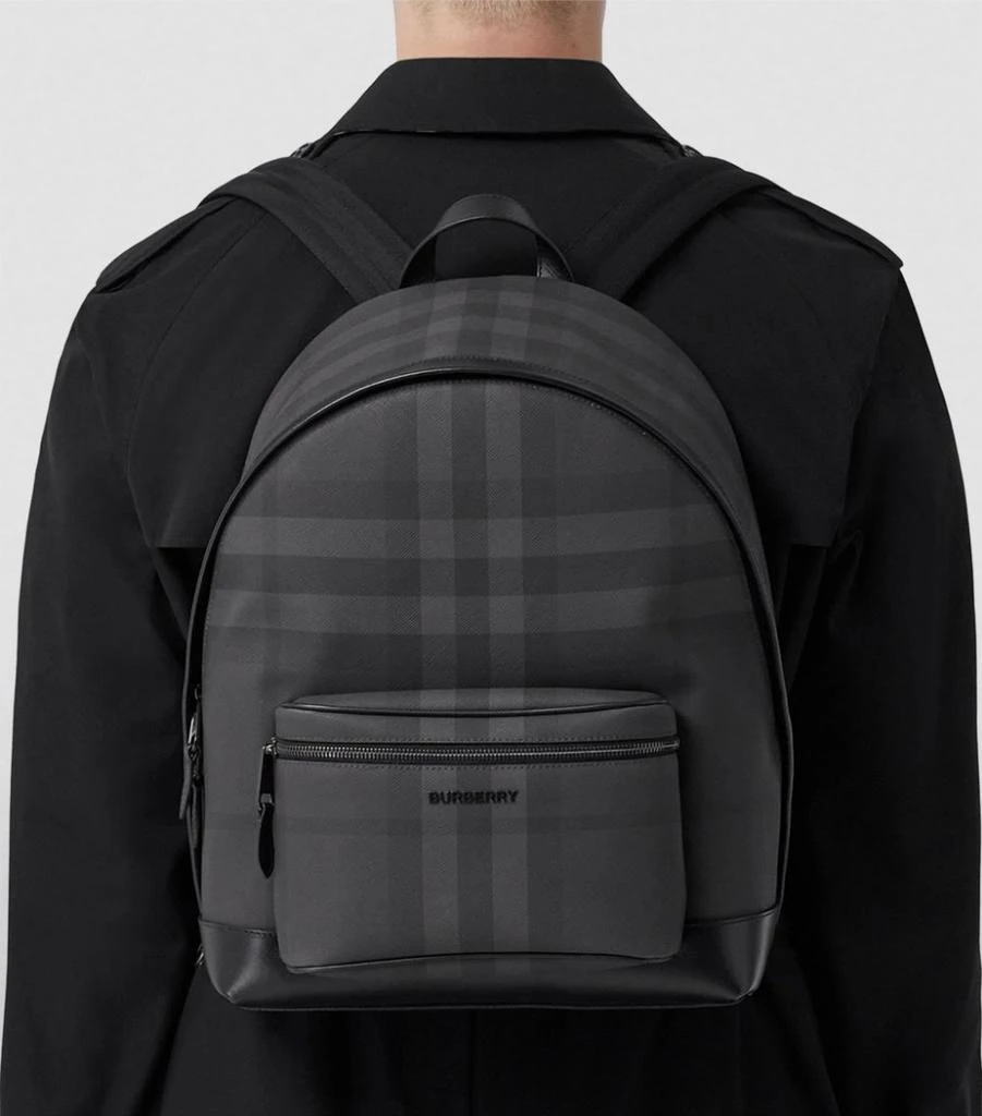 商品Burberry|London Check Backpack,价格¥11473,第2张图片详细描述