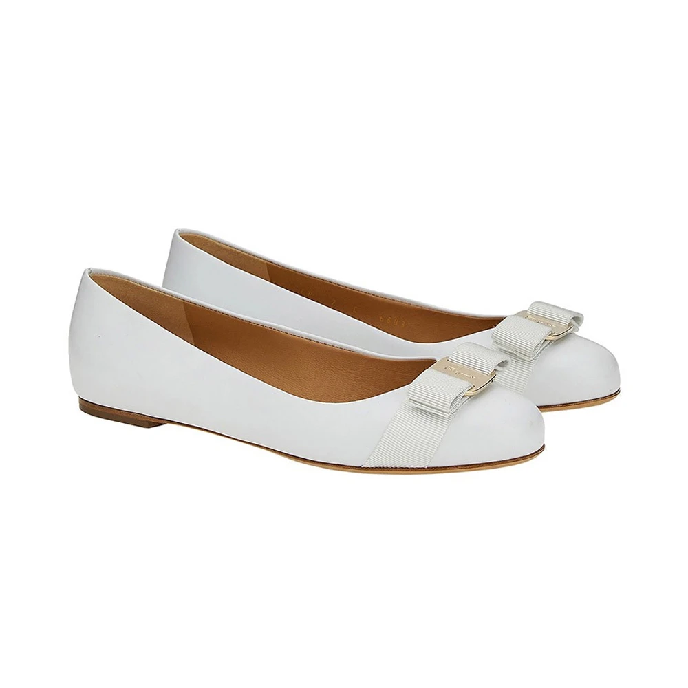 SALVATORE FERRAGAMO 女士白色牛皮平底船鞋 01-A181-744762 商品