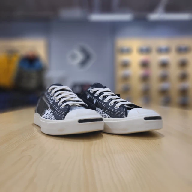 【韩国直邮|包邮包税】匡威[converse] 运动鞋 Jack Purcell 金色 基本的 装饰 Shutting 黑色 帆布鞋 171724C 商品