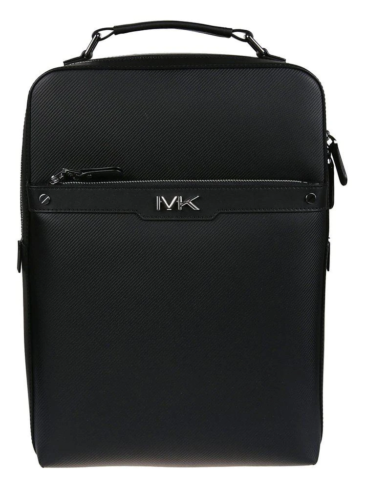 商品Michael Kors|Michael Kors Logo Plaque Zipped Backpack,价格¥2728,第1张图片