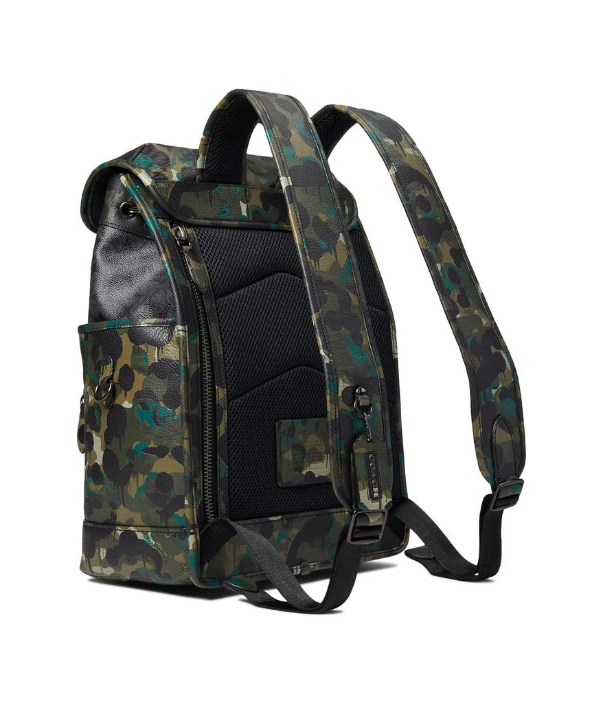 商品Coach|League Flap Backpack in Signature with Camo Print Leather,价格¥4359,第2张图片详细描述