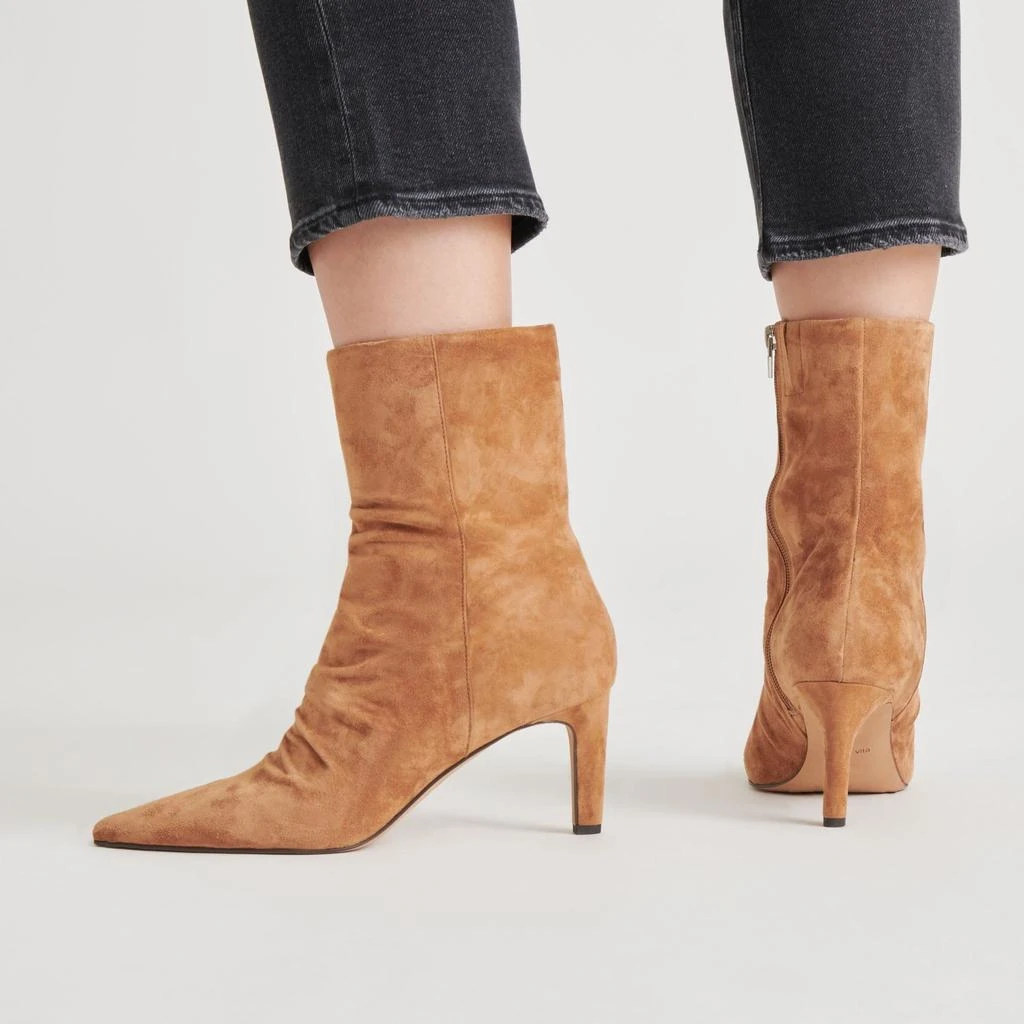 商品Dolce Vita|Fernly Boots Pecan Suede,价格¥475,第2张图片详细描述