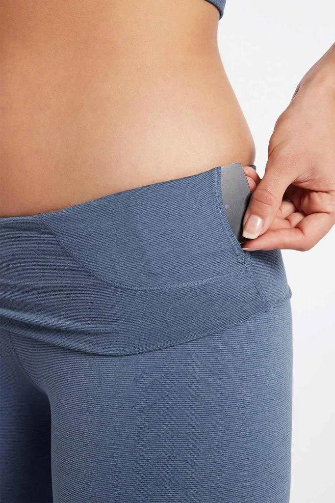 商品Nimble Activewear|Studio High Waisted Legging - Sea Blue,价格¥527,第3张图片详细描述