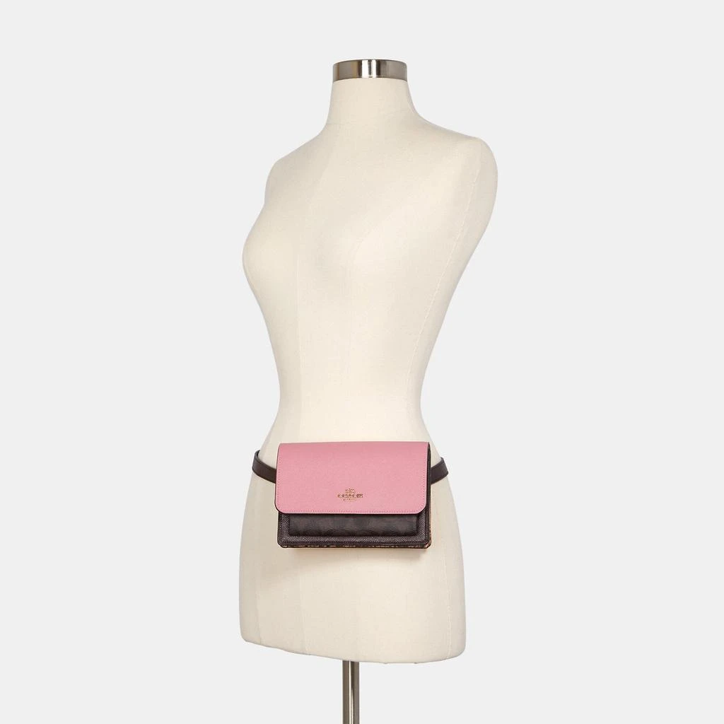 商品Coach|Coach Outlet Foldover Belt Bag In Signature Canvas,价格¥642,第3张图片详细描述