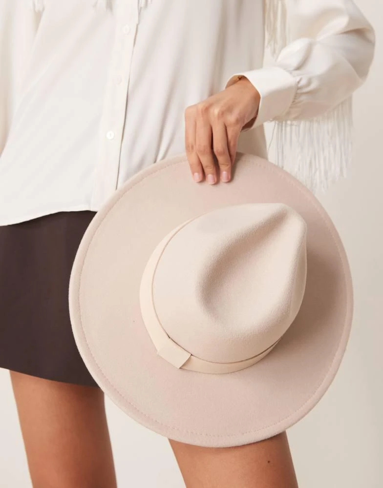 商品My Accessories|My Accessories suedette fedora hat in ecru,价格¥184,第3张图片详细描述